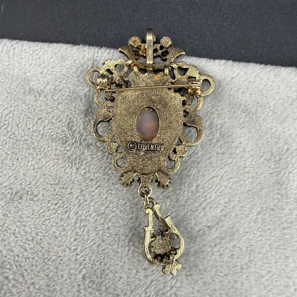 Vintage Sarah Coventry Brooch Contessa Crown‎ Gold tone Pink Rhinestone